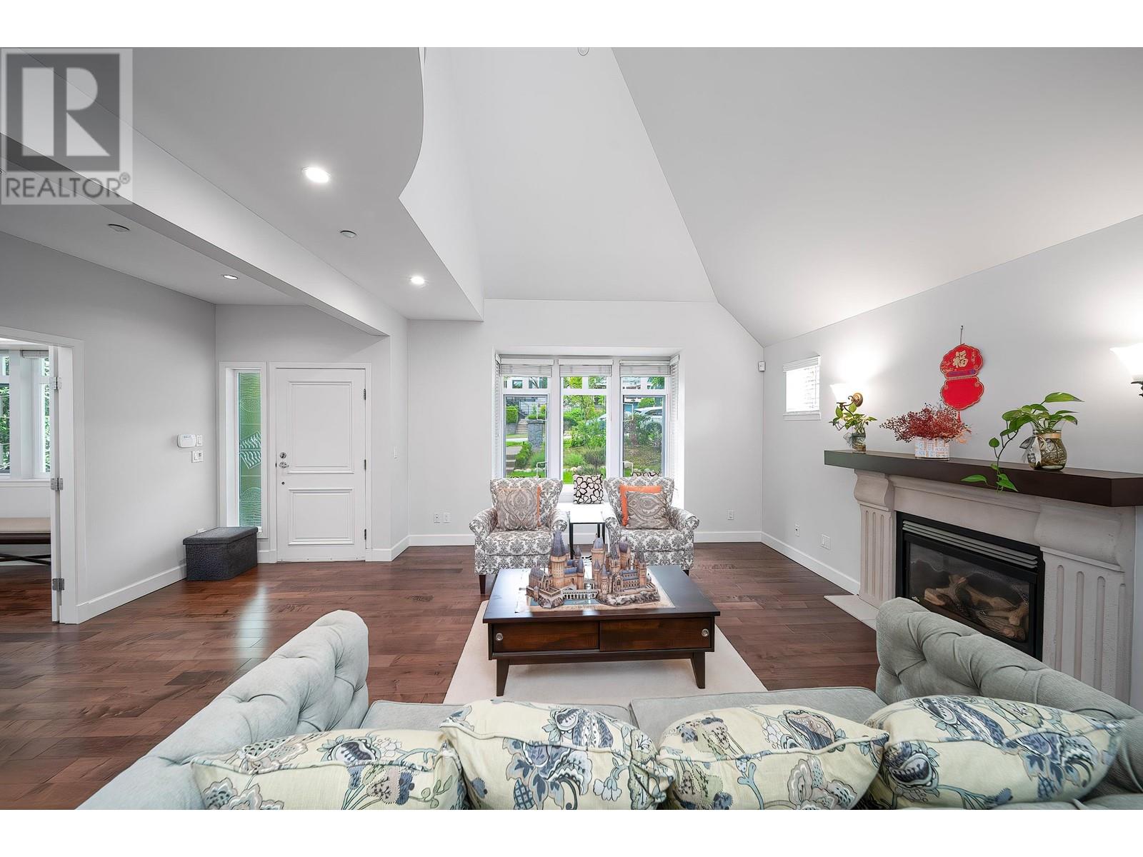 Property at 2716 W 37TH AVENUE image 3