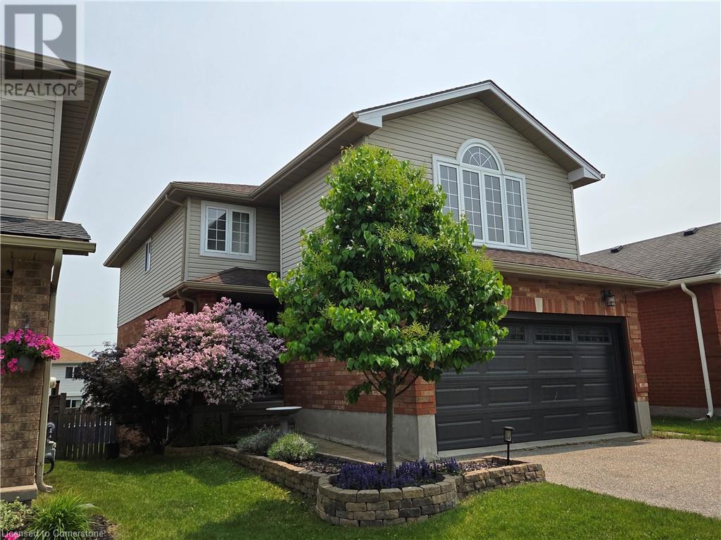 10 QUEEN CHARLOTTE Crescent, Kitchener, Ontario