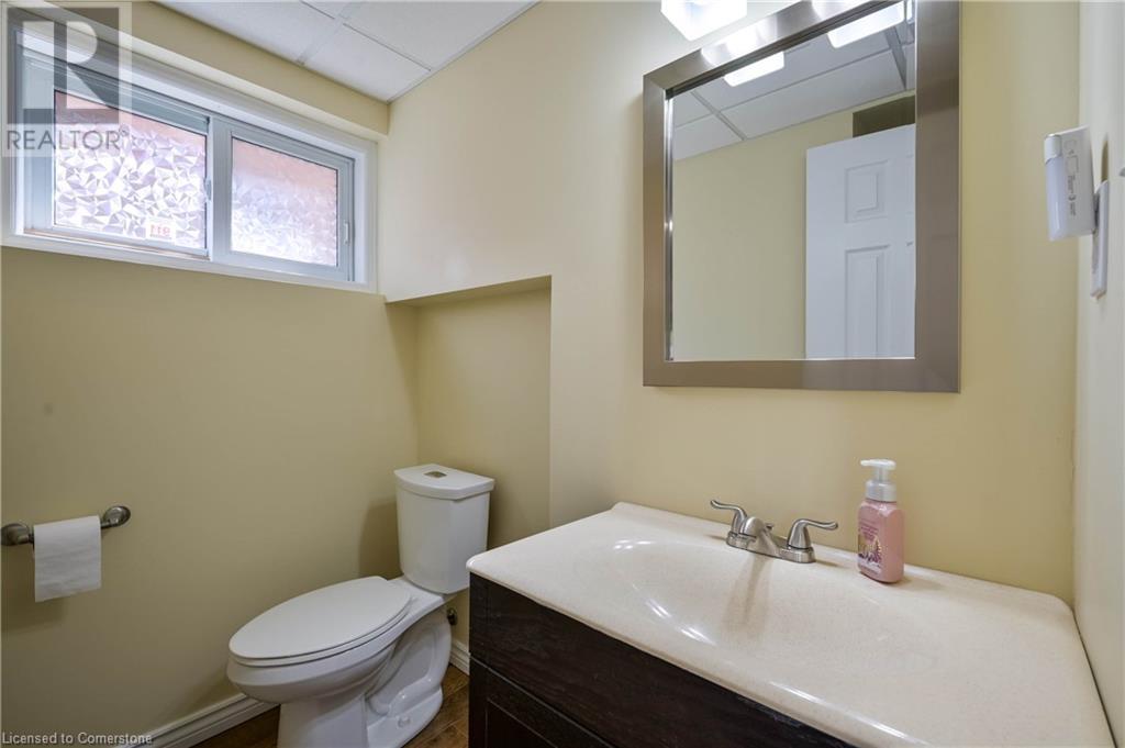 10 Queen Charlotte Crescent, Kitchener, Ontario  N2E 3N5 - Photo 31 - 40735644