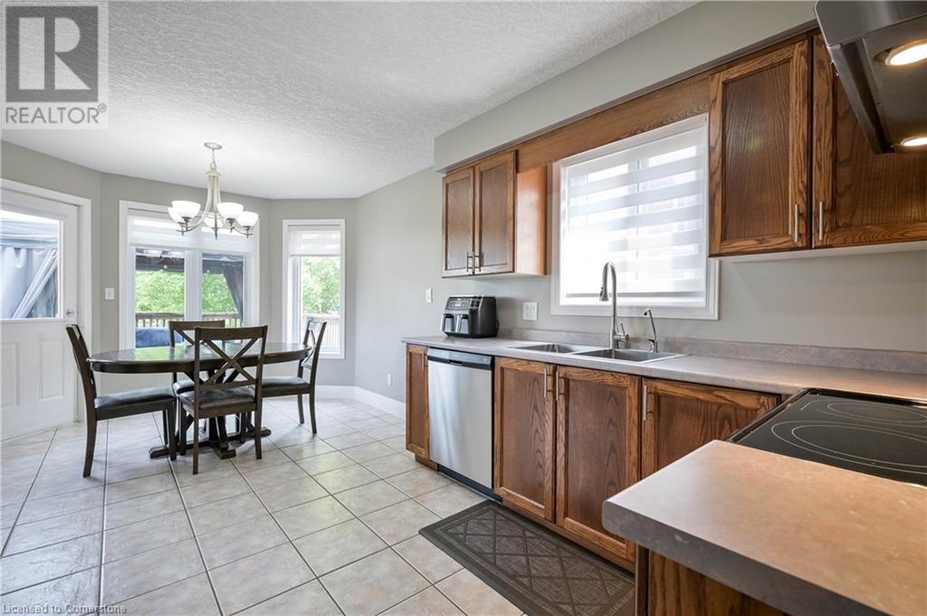 10 Queen Charlotte Crescent, Kitchener, Ontario  N2E 3N5 - Photo 10 - 40735644