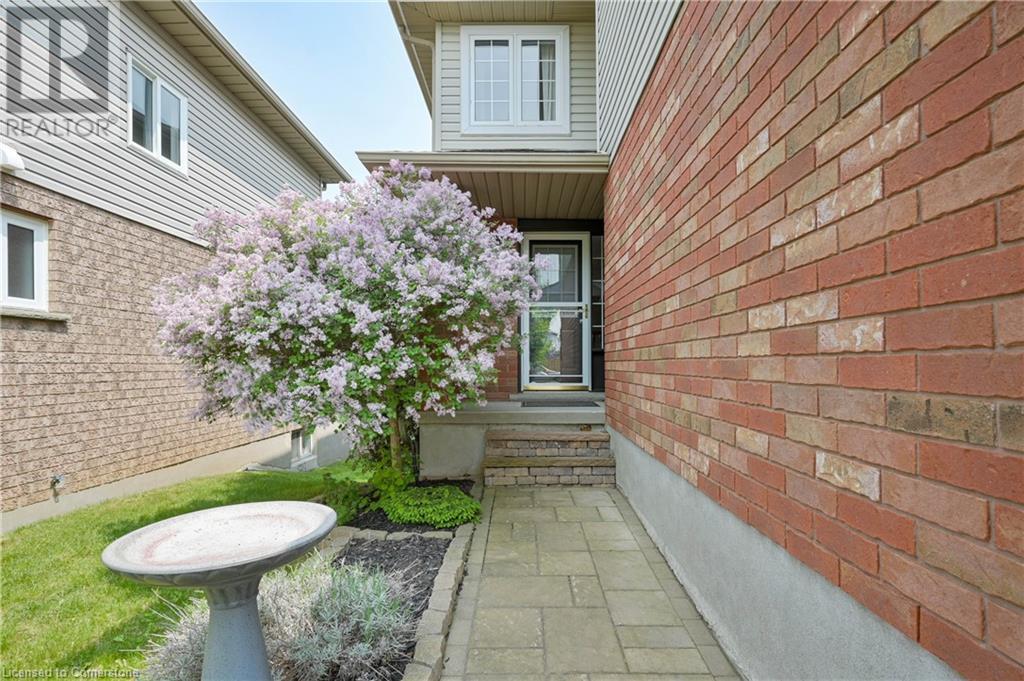 10 Queen Charlotte Crescent, Kitchener, Ontario  N2E 3N5 - Photo 5 - 40735644