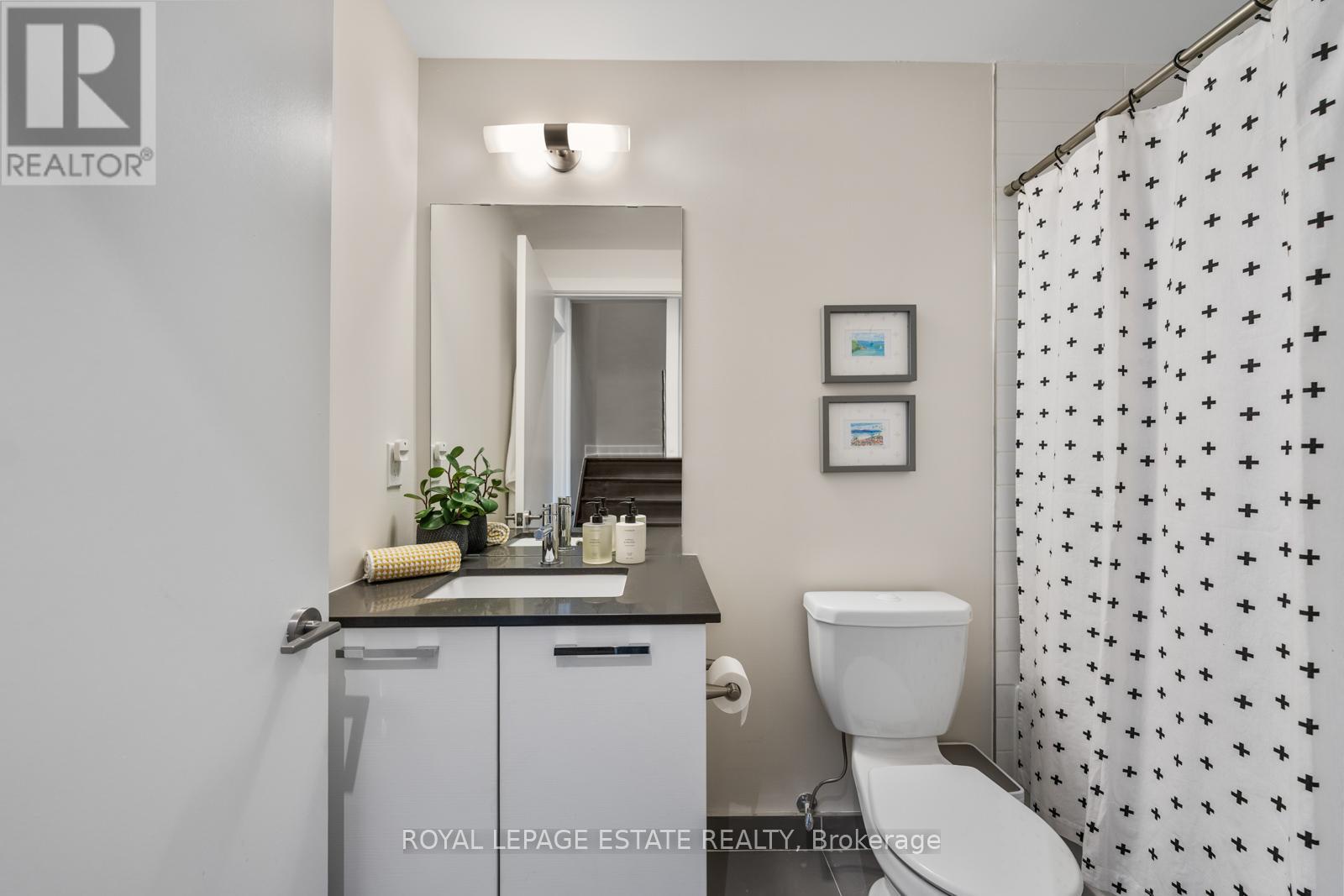 7 Vince Avenue, Toronto, Ontario  M4L 0A6 - Photo 17 - E12195015