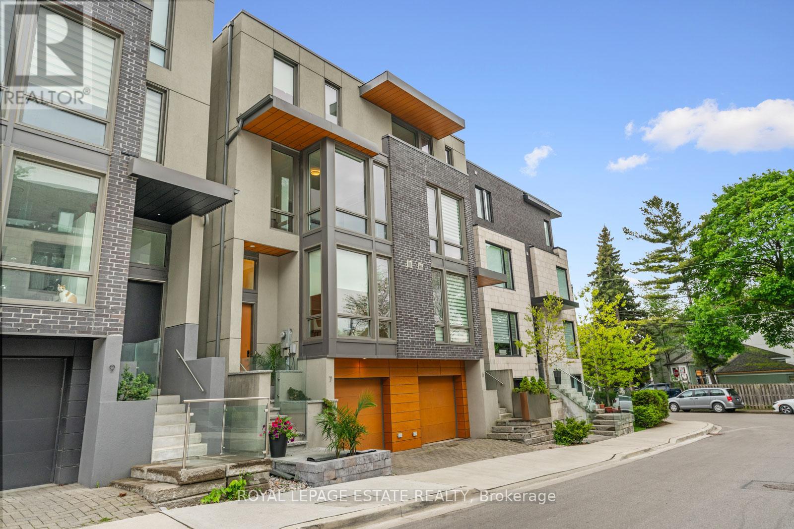 7 Vince Avenue, Toronto, Ontario  M4L 0A6 - Photo 3 - E12195015