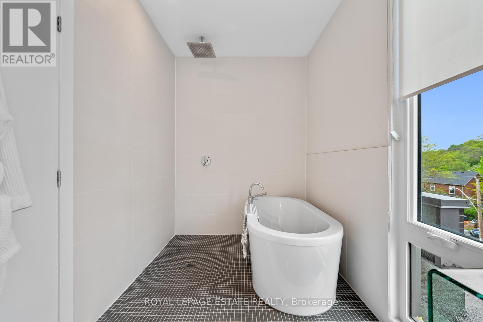 7 Vince Avenue, Toronto, Ontario  M4L 0A6 - Photo 29 - E12195015