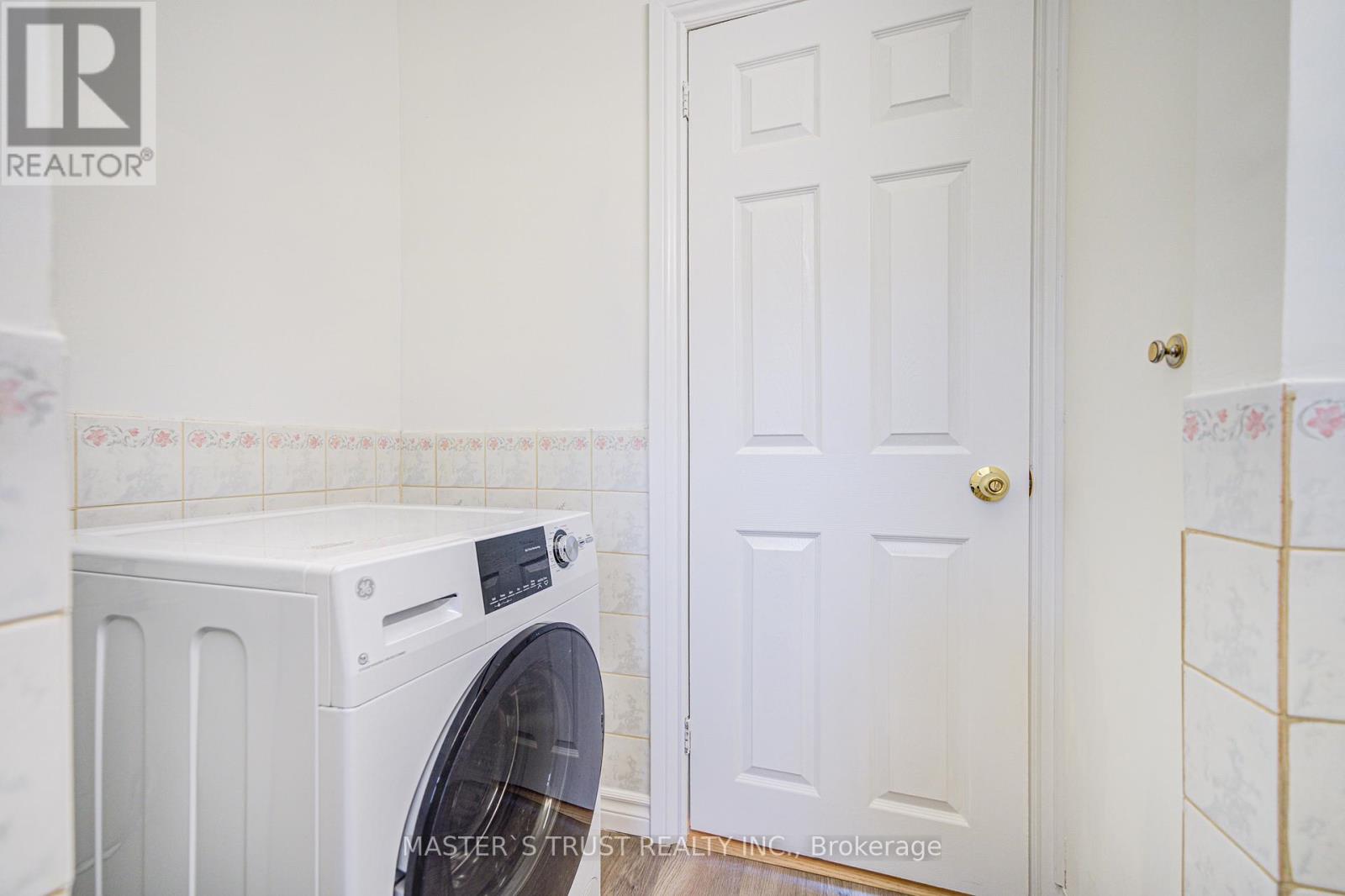 30 Deerfield Road, Toronto, Ontario  M1K 4X1 - Photo 19 - E12195052
