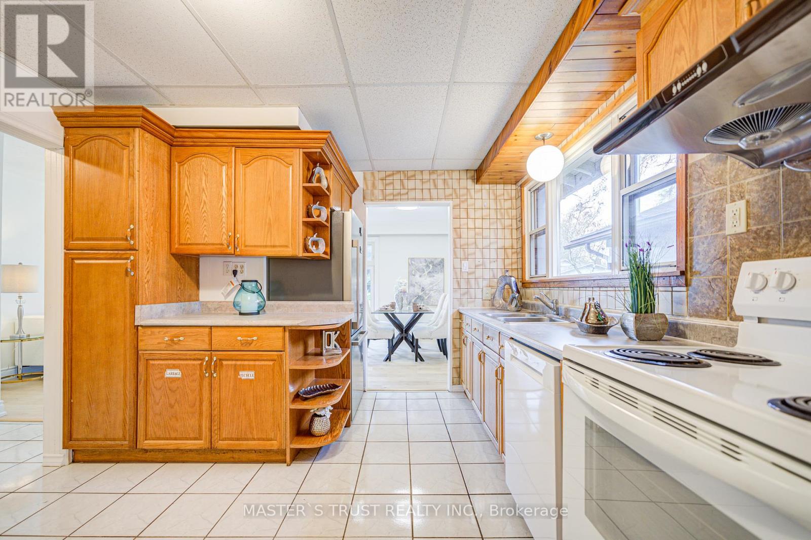 30 Deerfield Road, Toronto, Ontario  M1K 4X1 - Photo 16 - E12195052