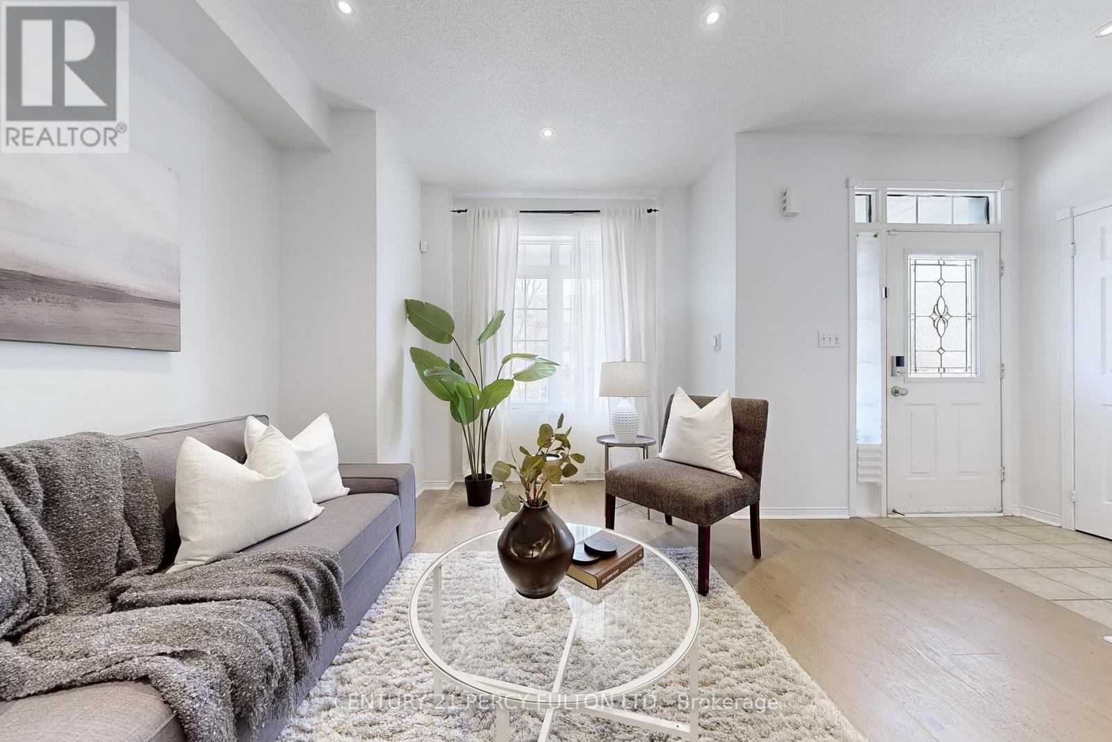 43 Dancers Drive, Markham, Ontario  L3P 1P1 - Photo 3 - N12194703