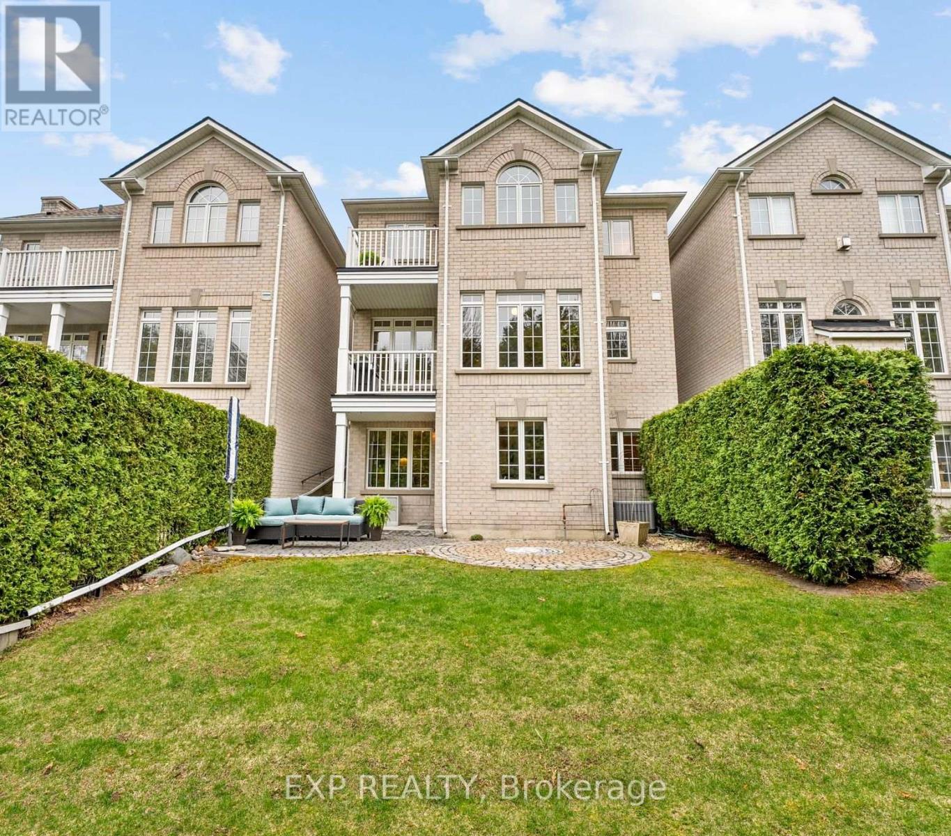54 Stonecliffe Crescent, Aurora (Aurora Estates), Ontario  L4G 7Z6 - Photo 2 - N12194907
