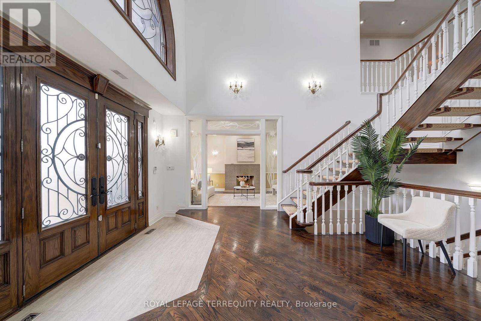 166 Arnold Avenue, Vaughan, Ontario  L4J 1B7 - Photo 5 - N12194914