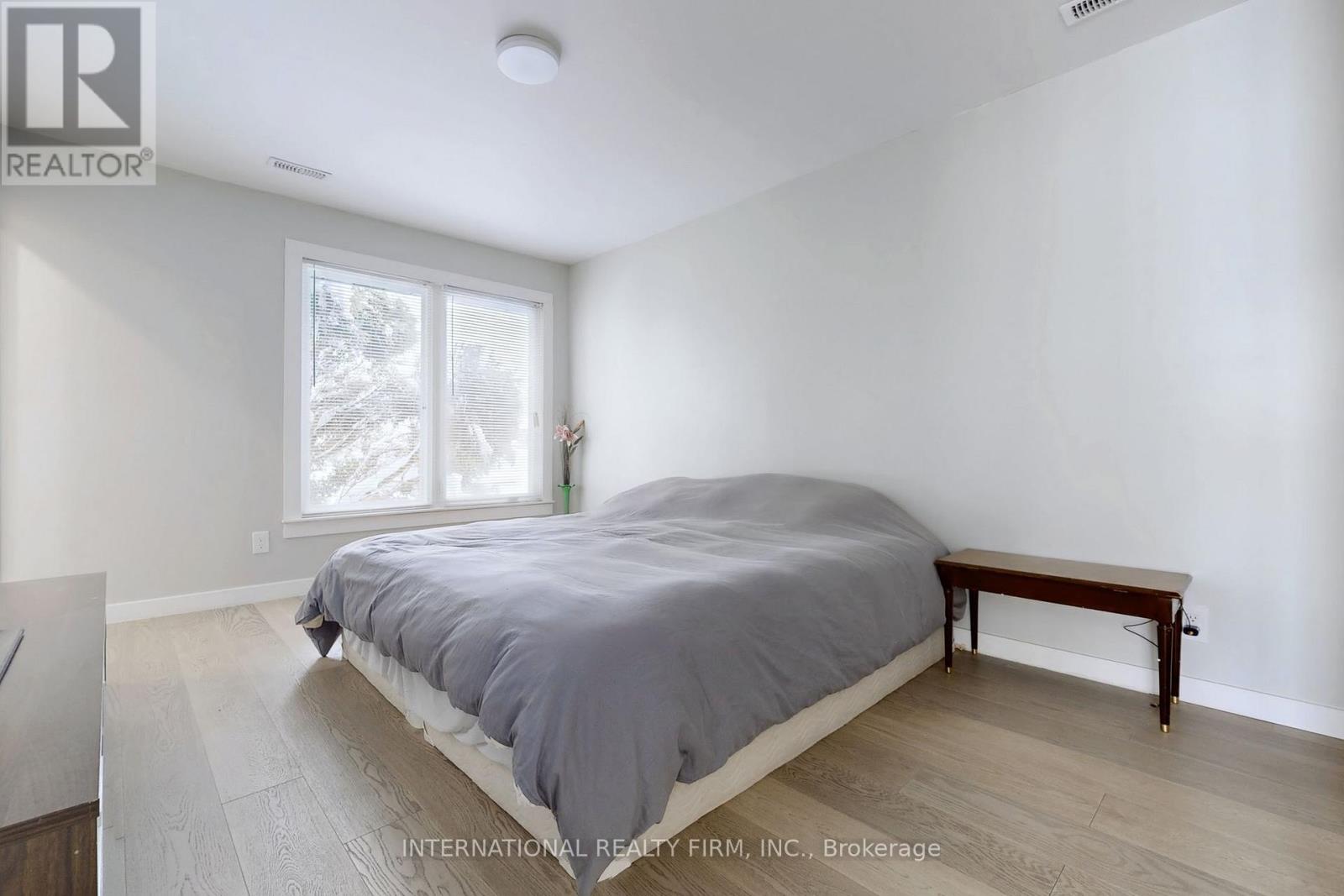 355 Hollywood Drive, Georgina, Ontario  L4P 3A2 - Photo 18 - N12194915