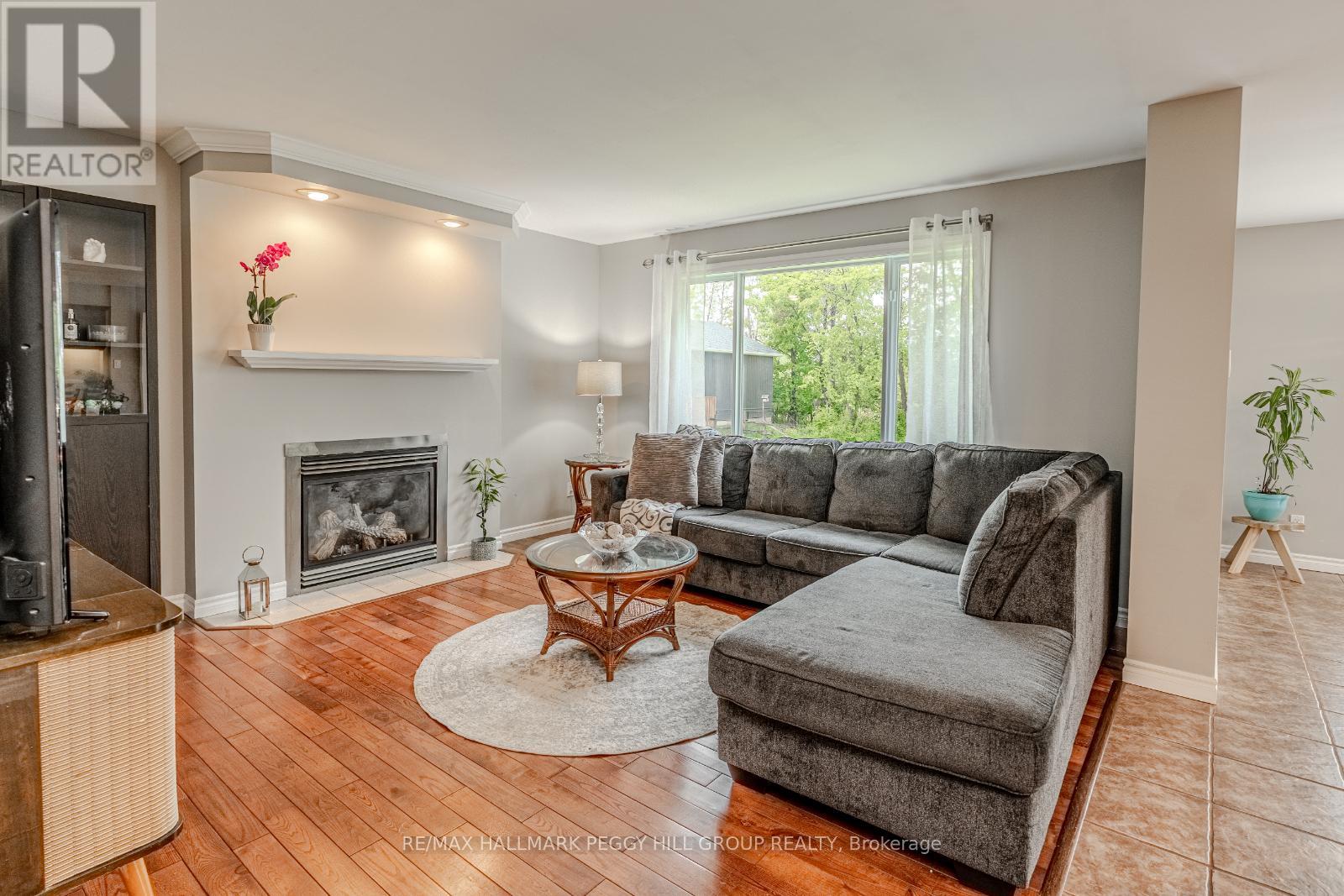 4653 Kurtis Drive, Ramara, Ontario  L3V 0K8 - Photo 3 - S12192271