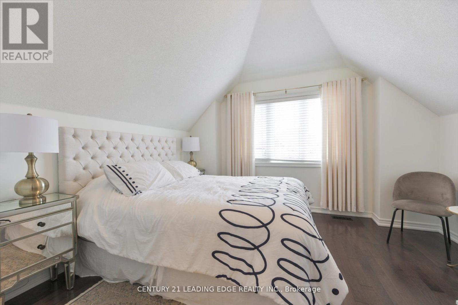 18 Kerr Lane, Aurora, Ontario  L4G 0E5 - Photo 26 - N12195023