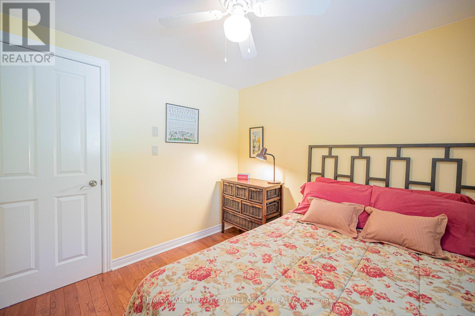 30 Georgian Lane, Tay, Ontario  L0K 1R0 - Photo 10 - S12195027
