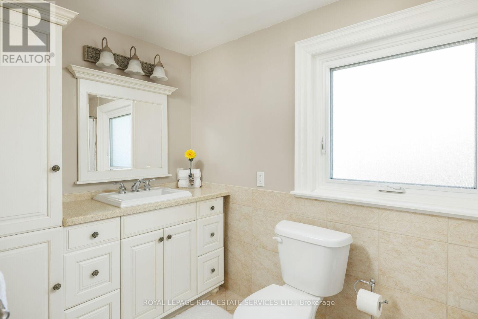 2358 Canso Road, Oakville, Ontario  L6J 5W6 - Photo 24 - W12058045
