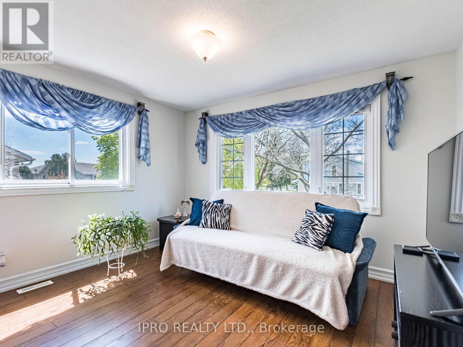 2404 Mainroyal Street, Mississauga, Ontario  L5L 1C9 - Photo 25 - W12133764