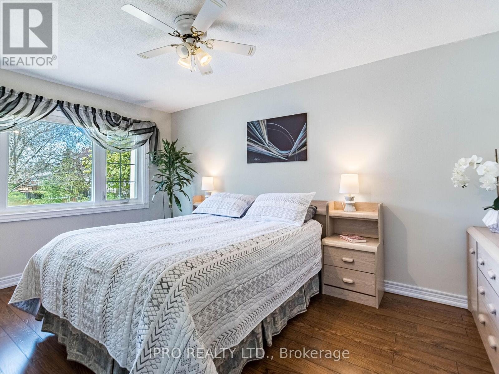 2404 Mainroyal Street, Mississauga, Ontario  L5L 1C9 - Photo 19 - W12133764