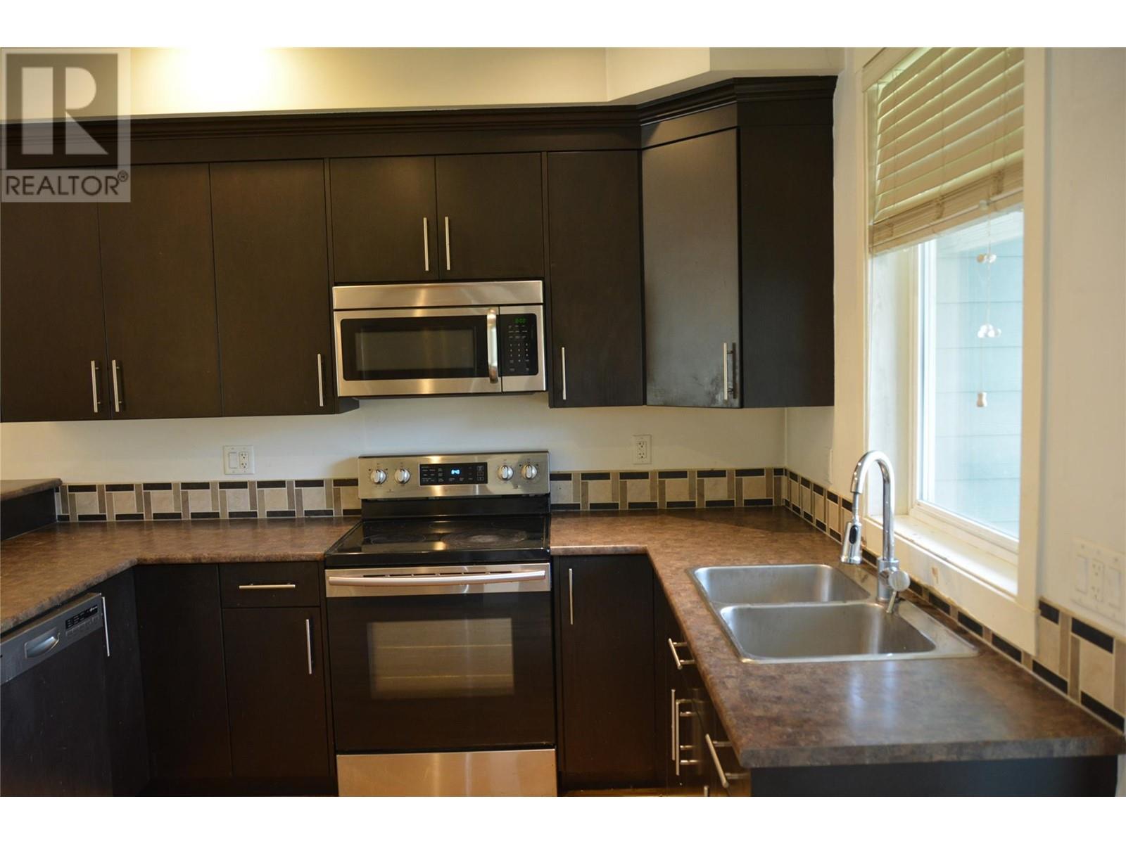 Property at 2860 VALLEYVIEW Drive image 5