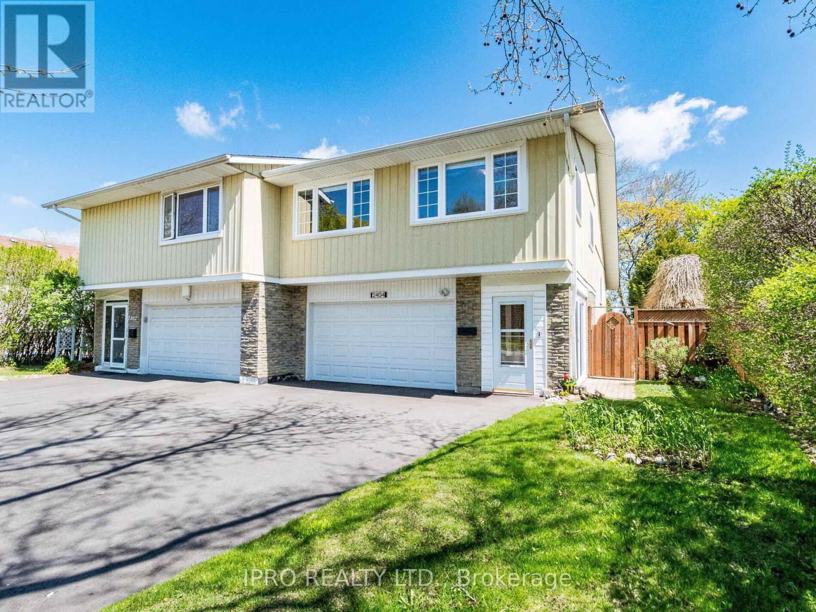 2404 Mainroyal Street, Mississauga, Ontario  L5L 1C9 - Photo 2 - W12133764