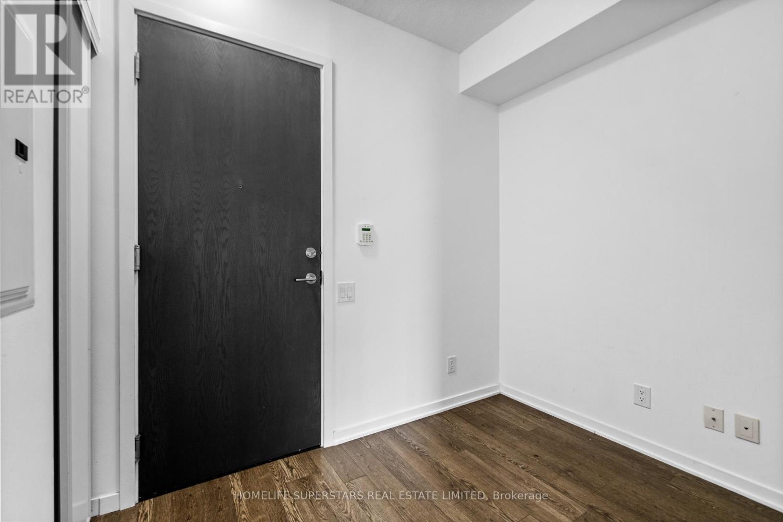 1901 - 105 The Queensway Avenue, Toronto, Ontario  M6S 5B5 - Photo 2 - W12118638