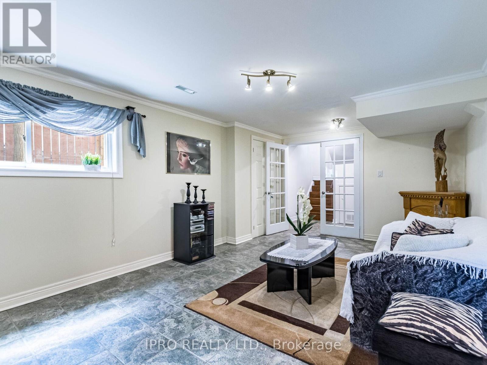 2404 Mainroyal Street, Mississauga, Ontario  L5L 1C9 - Photo 29 - W12133764