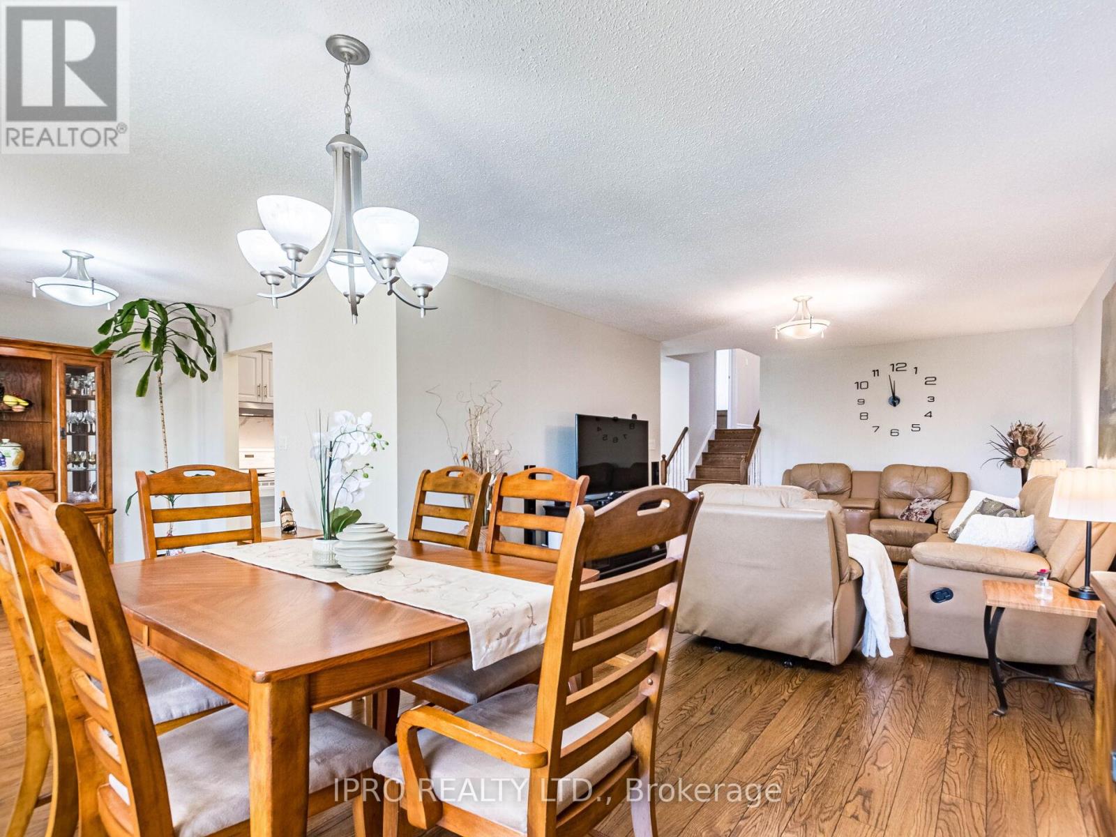 2404 Mainroyal Street, Mississauga, Ontario  L5L 1C9 - Photo 14 - W12133764