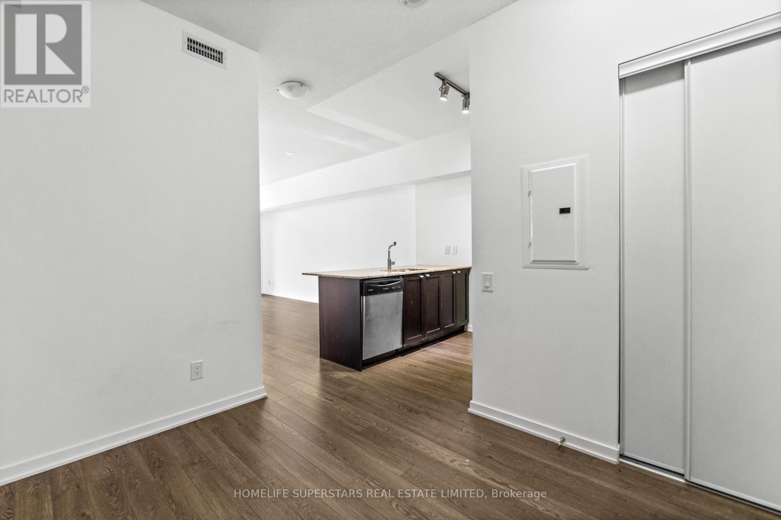 1901 - 105 The Queensway Avenue, Toronto, Ontario  M6S 5B5 - Photo 5 - W12118638