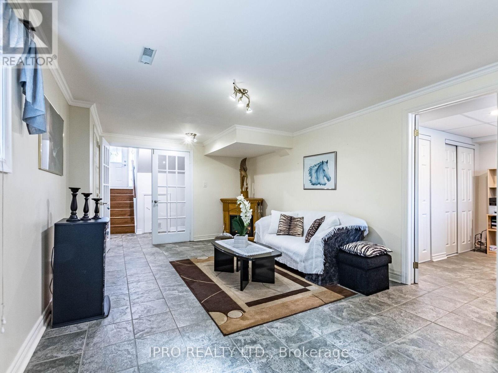 2404 Mainroyal Street, Mississauga, Ontario  L5L 1C9 - Photo 31 - W12133764