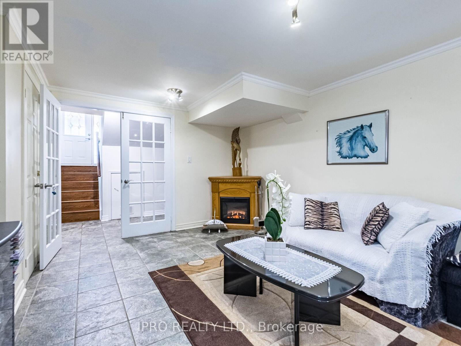 2404 Mainroyal Street, Mississauga, Ontario  L5L 1C9 - Photo 32 - W12133764