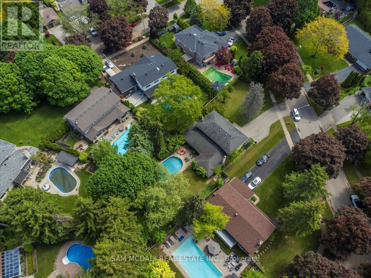 1571 Yew Street, Mississauga (Sheridan), Ontario  L5H 2C1 - Photo 31 - W12194724