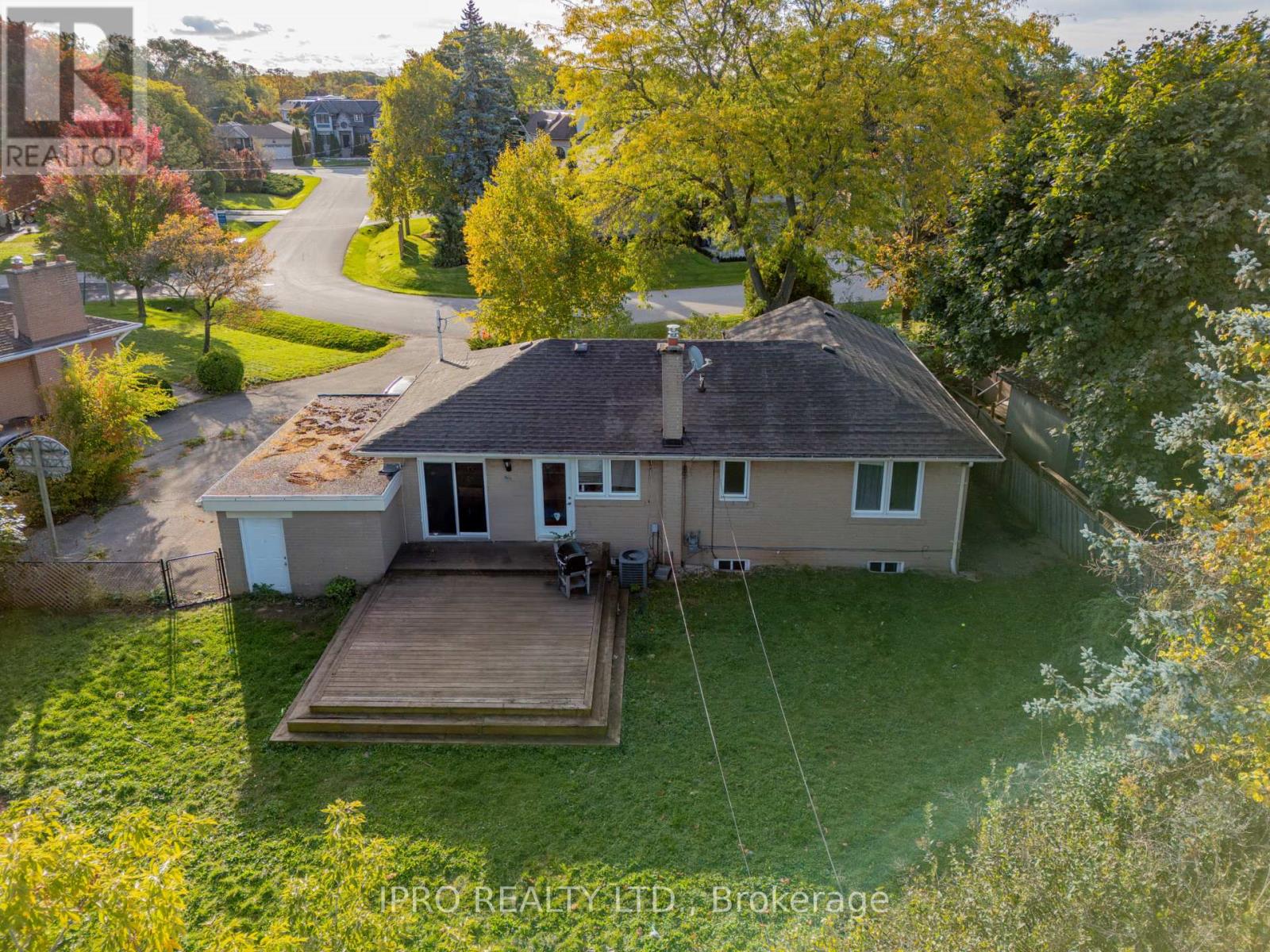 1333 Sheldon Avenue S, Oakville, Ontario  L6L 2P9 - Photo 5 - W12194732