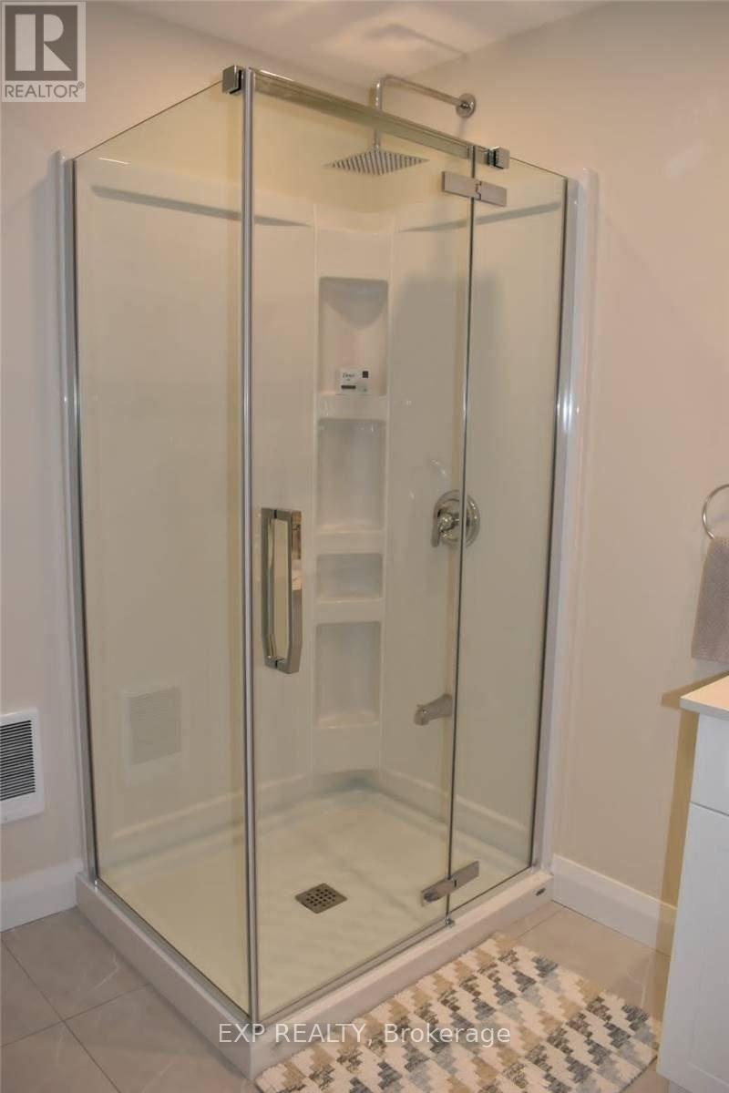 9 Balson Boulevard, Whitchurch-Stouffville, Ontario  L4A 7X3 - Photo 11 - N12193854