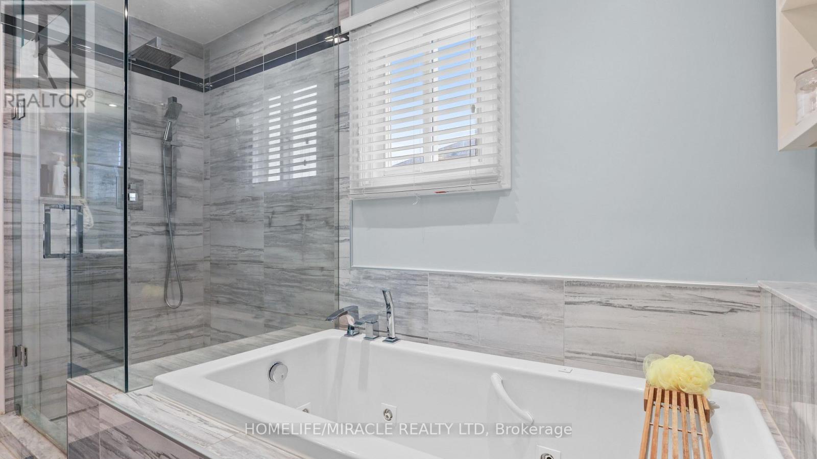 17 Burtree Drive, Brampton, Ontario  L6Z 3K7 - Photo 22 - W12194780