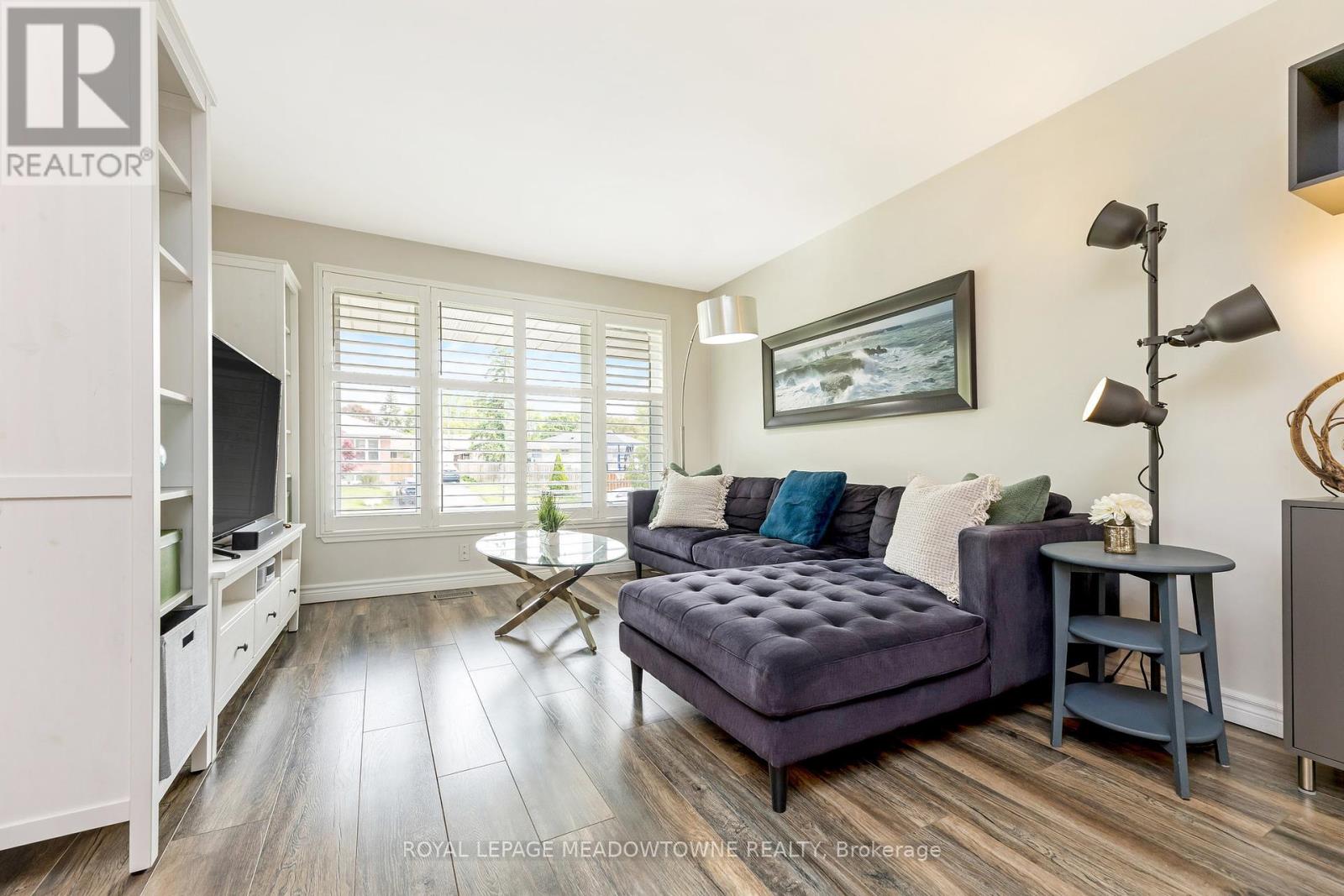 13 Gower Court, Halton Hills, Ontario  L7G 4L6 - Photo 6 - W12194752
