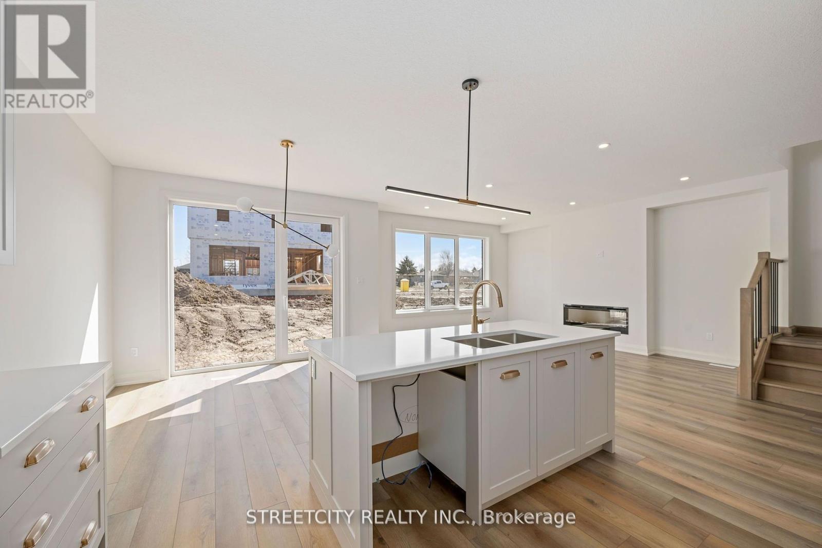 53 Lucas Road, St. Thomas, Ontario  N5R 0R3 - Photo 12 - X12195349