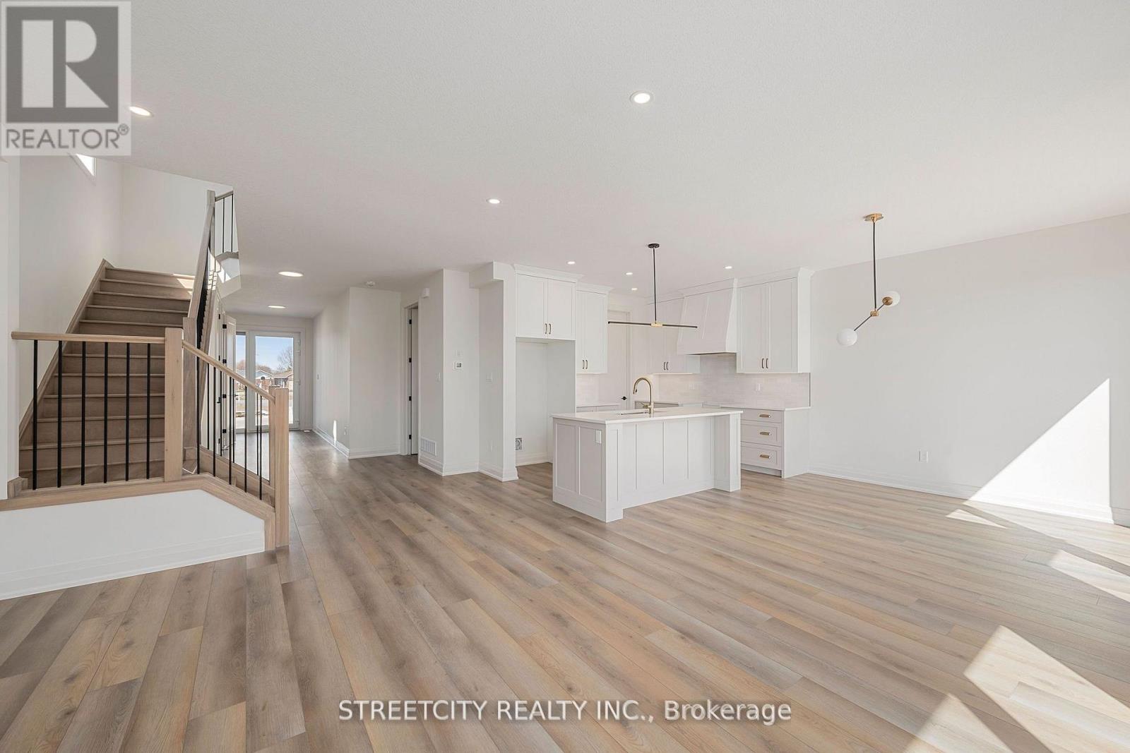 53 Lucas Road, St. Thomas, Ontario  N5R 0R3 - Photo 7 - X12195349