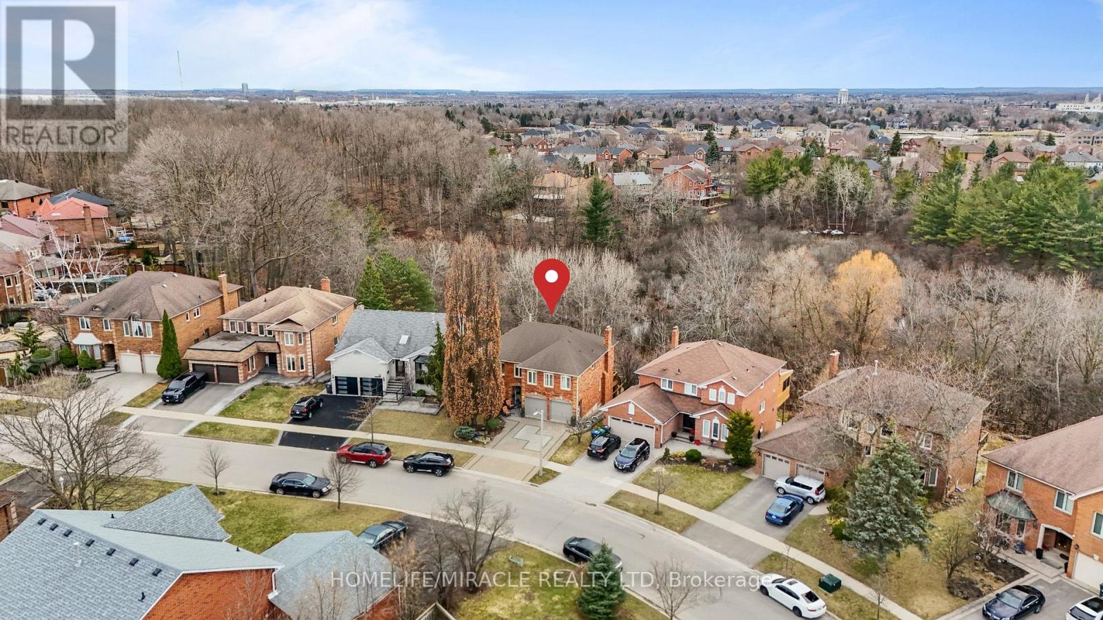 17 Burtree Drive, Brampton, Ontario  L6Z 3K7 - Photo 2 - W12194780