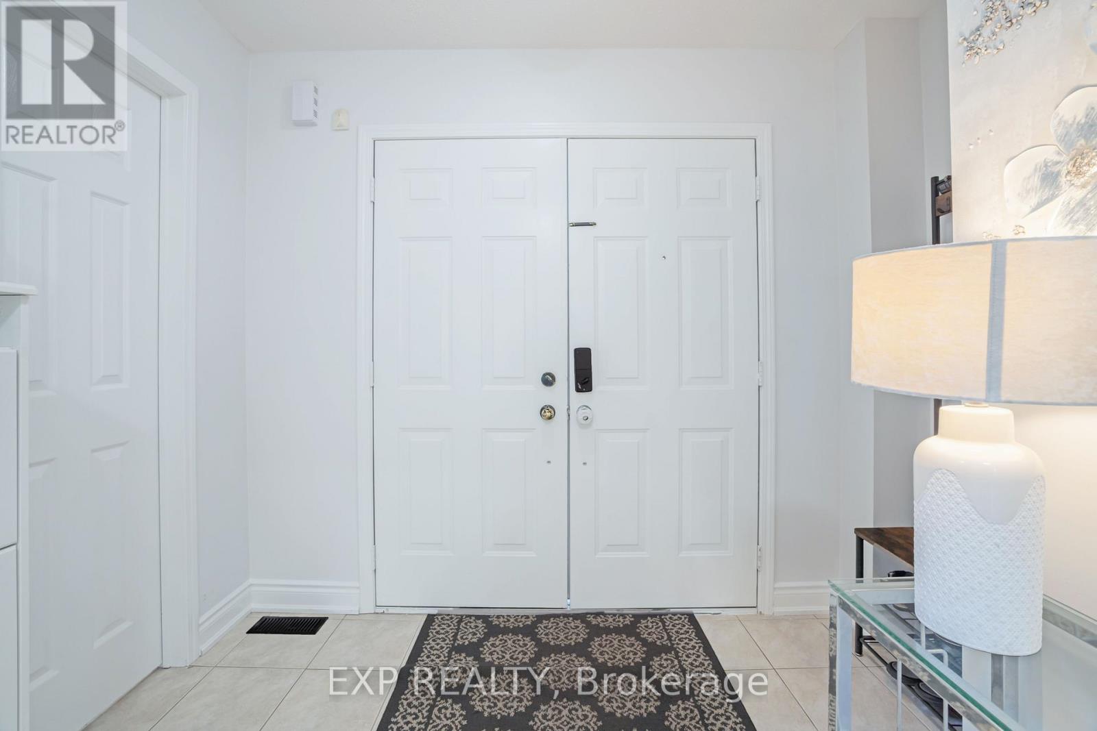 264 Fasken Court, Milton, Ontario  L9T 6S9 - Photo 4 - W12194786