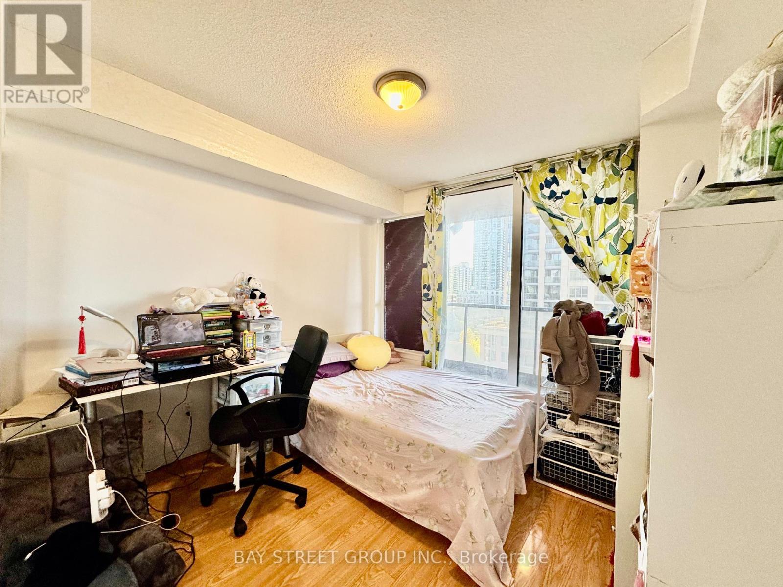 1007 - 4080 Living Arts Drive, Mississauga (City Centre), Ontario  L5B 4M8 - Photo 4 - W12195017