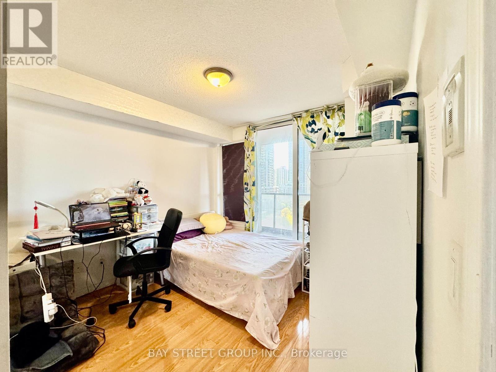1007 - 4080 Living Arts Drive, Mississauga, Ontario  L5B 4M8 - Photo 5 - W12195017