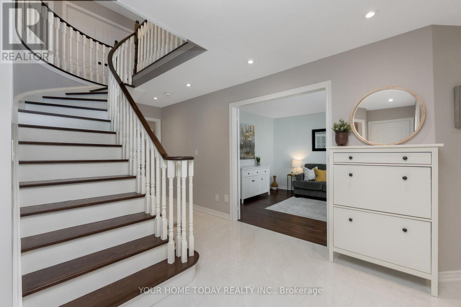 54 Gardenia Way, Caledon, Ontario  L7C 1B1 - Photo 16 - W12195064