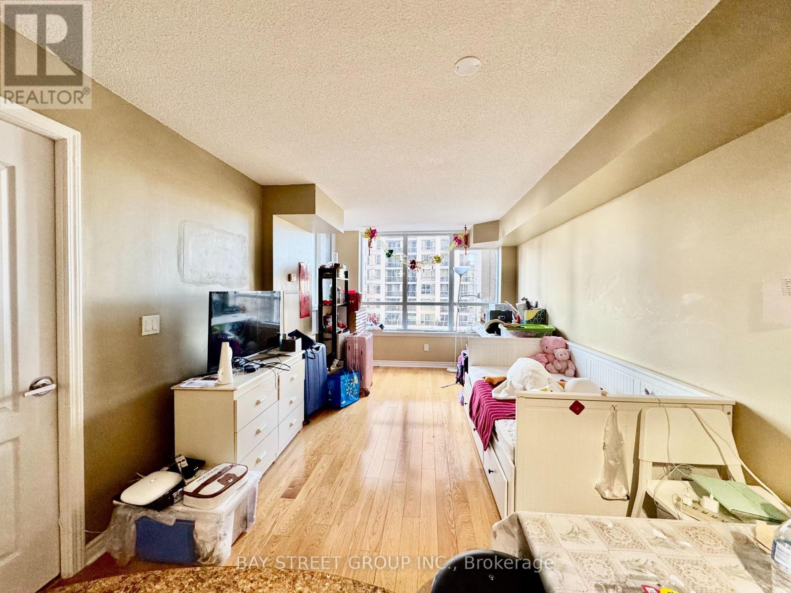 1007 - 4080 Living Arts Drive, Mississauga, Ontario  L5B 4M8 - Photo 3 - W12195017