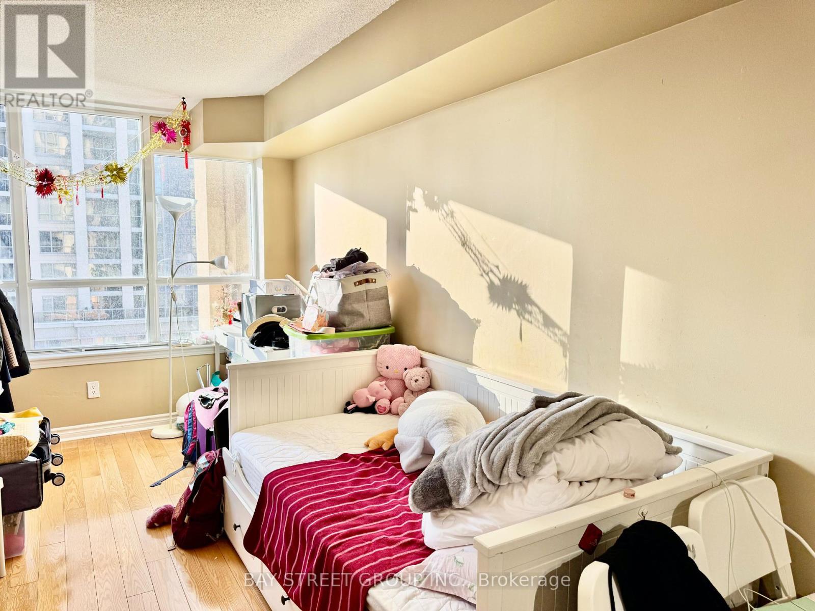 1007 - 4080 Living Arts Drive, Mississauga, Ontario  L5B 4M8 - Photo 13 - W12195017