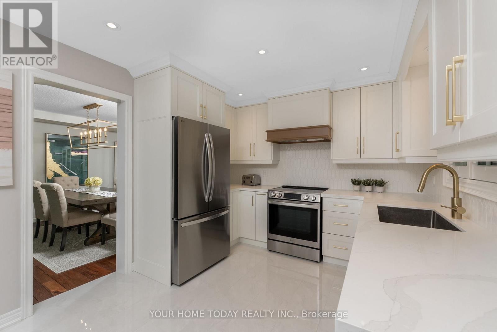 54 Gardenia Way, Caledon, Ontario  L7C 1B1 - Photo 8 - W12195064