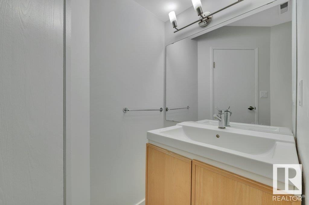 11904 145 Av Nw, Edmonton, Alberta  T5X 1T6 - Photo 8 - E4429701