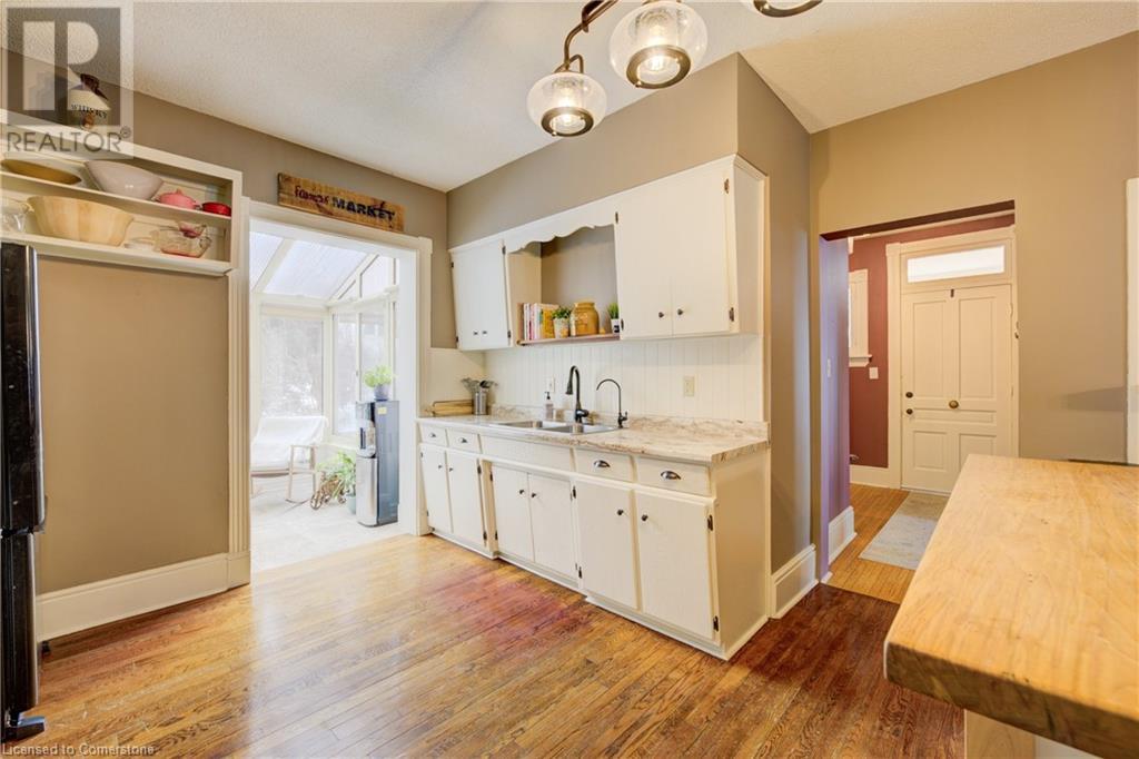 164 Queen Street E, Cambridge, Ontario  N3C 2B2 - Photo 13 - 40737430
