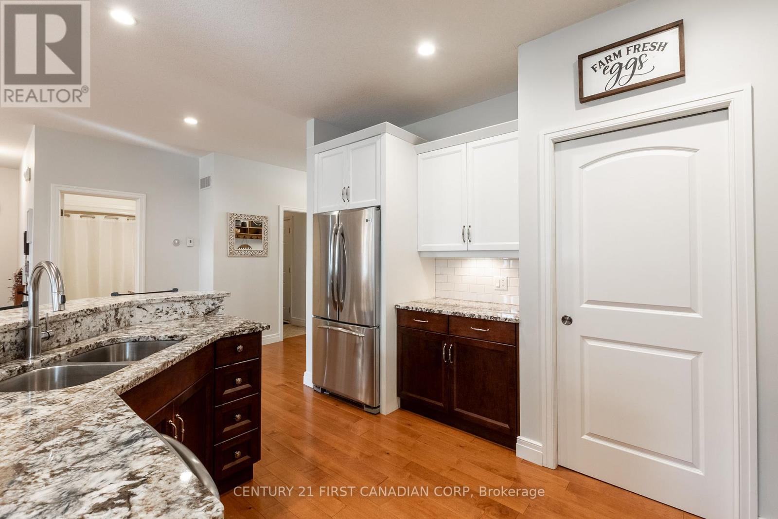 378 Macdonald Street, Strathroy Caradoc (Ne), Ontario  N7G 3B1 - Photo 13 - X12194693