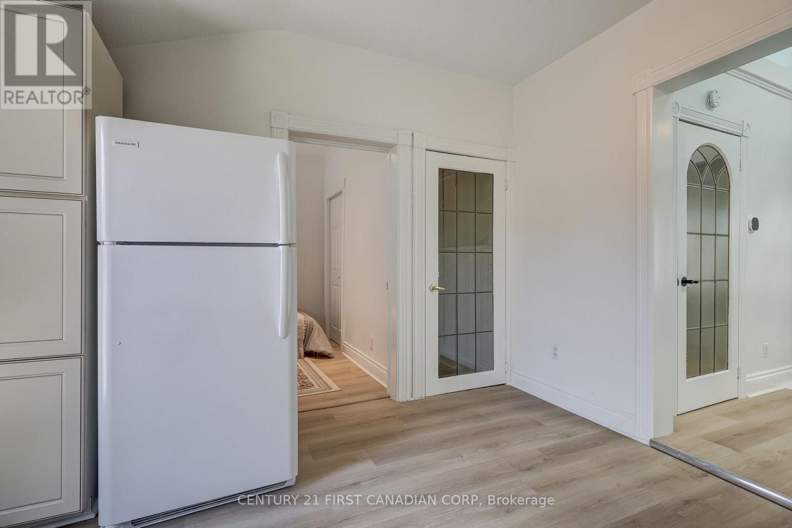 821 Queens Avenue, London East (East G), Ontario  N5W 3H7 - Photo 25 - X12194706