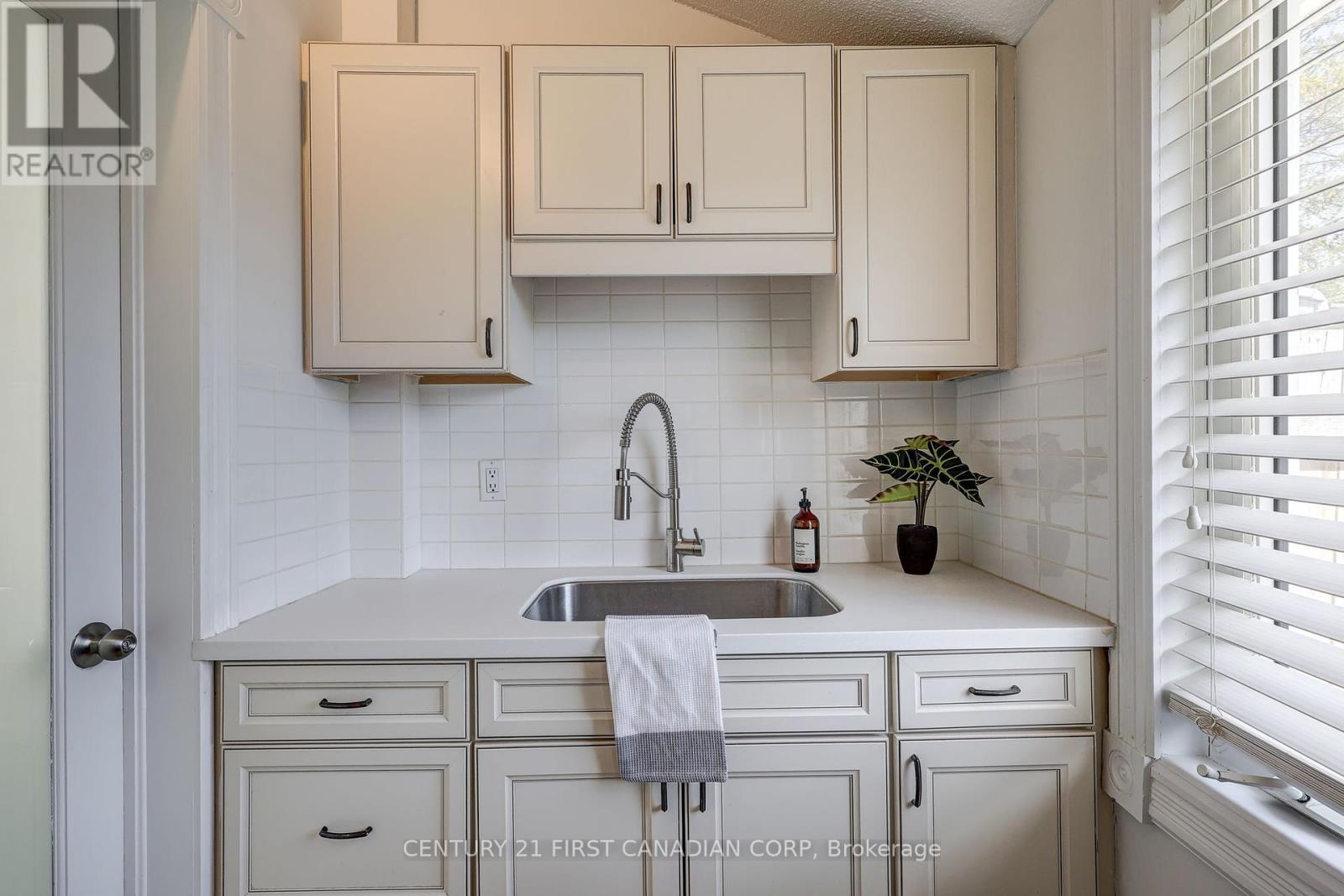 821 Queens Avenue, London East (East G), Ontario  N5W 3H7 - Photo 23 - X12194706
