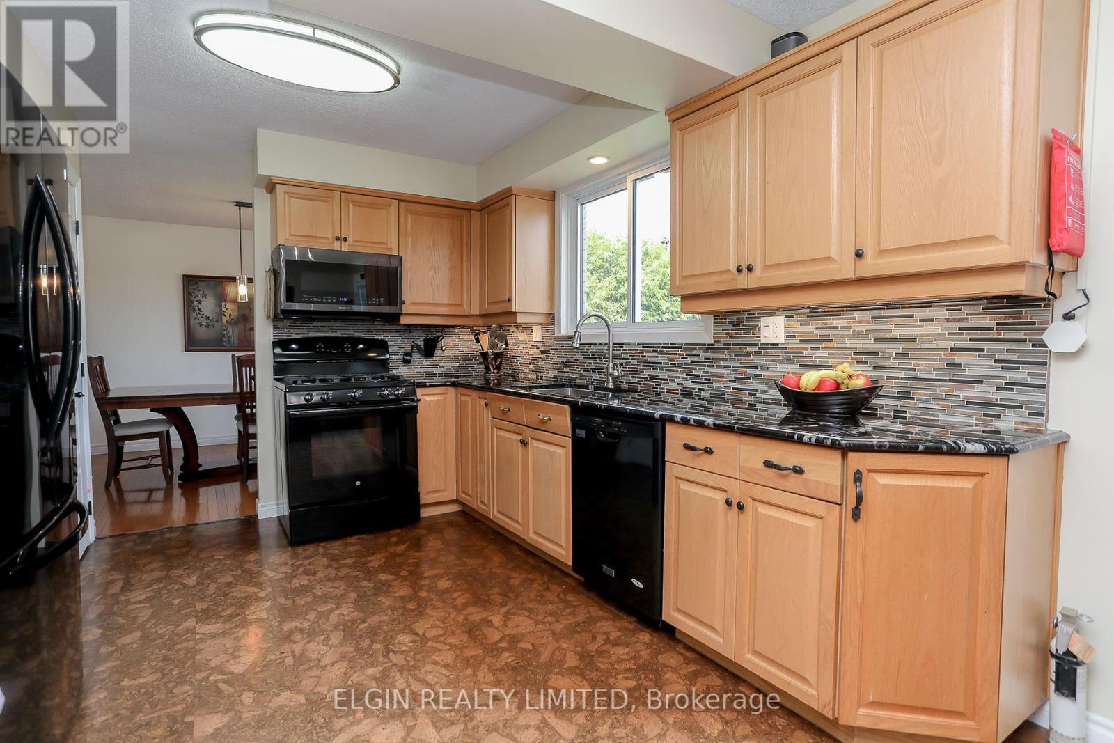 10201 Lynhurst Park Drive, Southwold, Ontario  N5P 2E5 - Photo 7 - X12194741