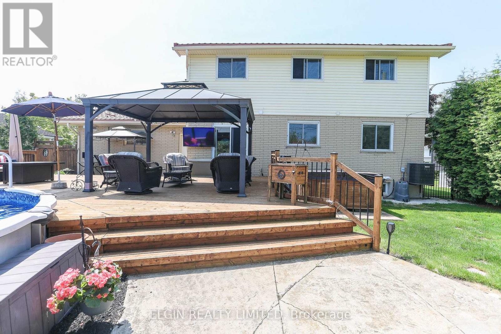 10201 Lynhurst Park Drive, Southwold, Ontario  N5P 2E5 - Photo 28 - X12194741